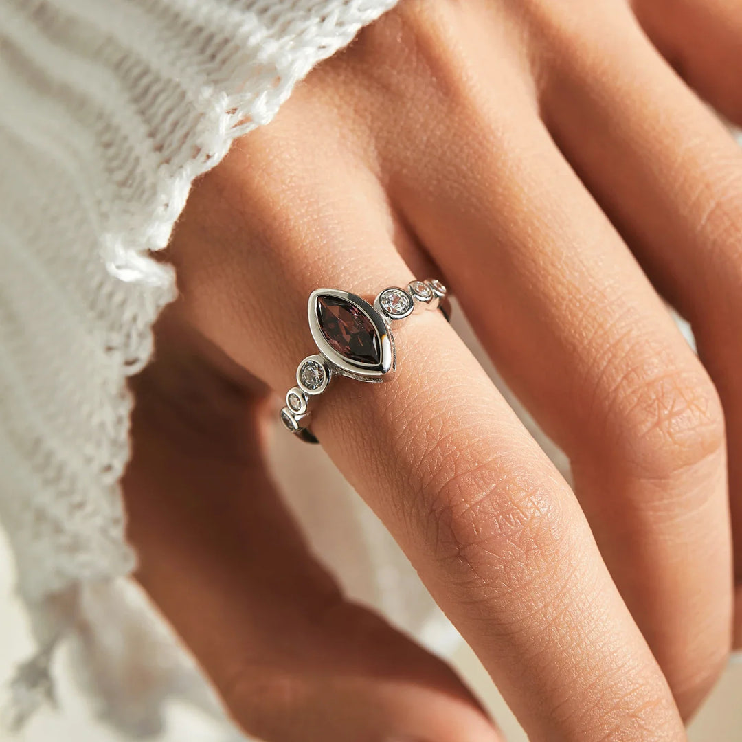 Trendig Rhombus Rhodolite Zirconia stapelbar ring