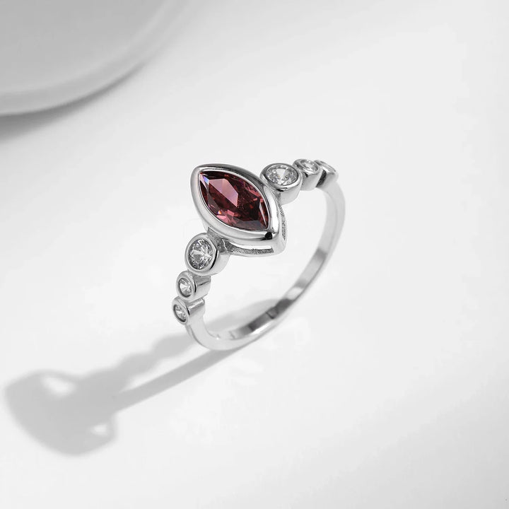 Trendig Rhombus Rhodolite Zirconia stapelbar ring