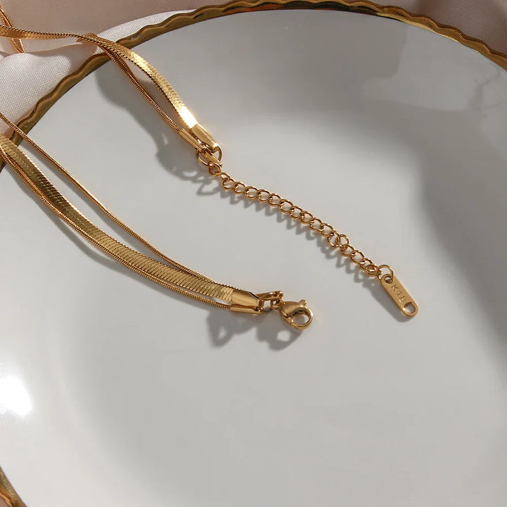 18K guldpläterat halsband med fiskbensmönstrad ormkedja: Snygg och sexig elegans