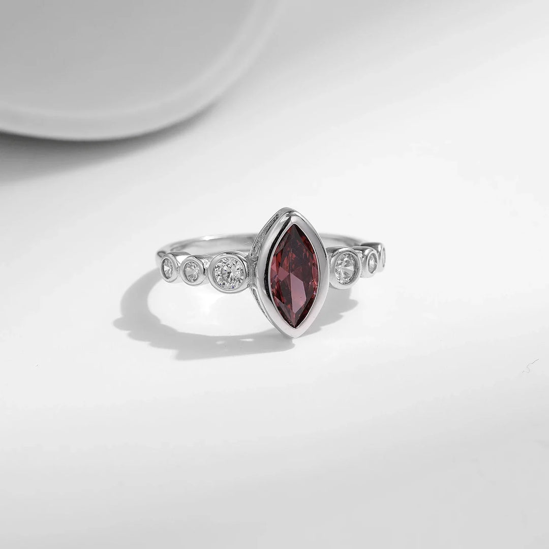 Trendig Rhombus Rhodolite Zirconia stapelbar ring